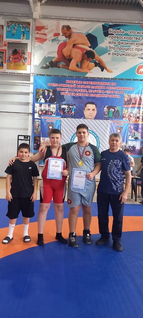 26 и 27 апреля в городе Славянске-на-Кубани прошли краевые соревнования по спортивной борьбе среди мальчиков 12-13 лет